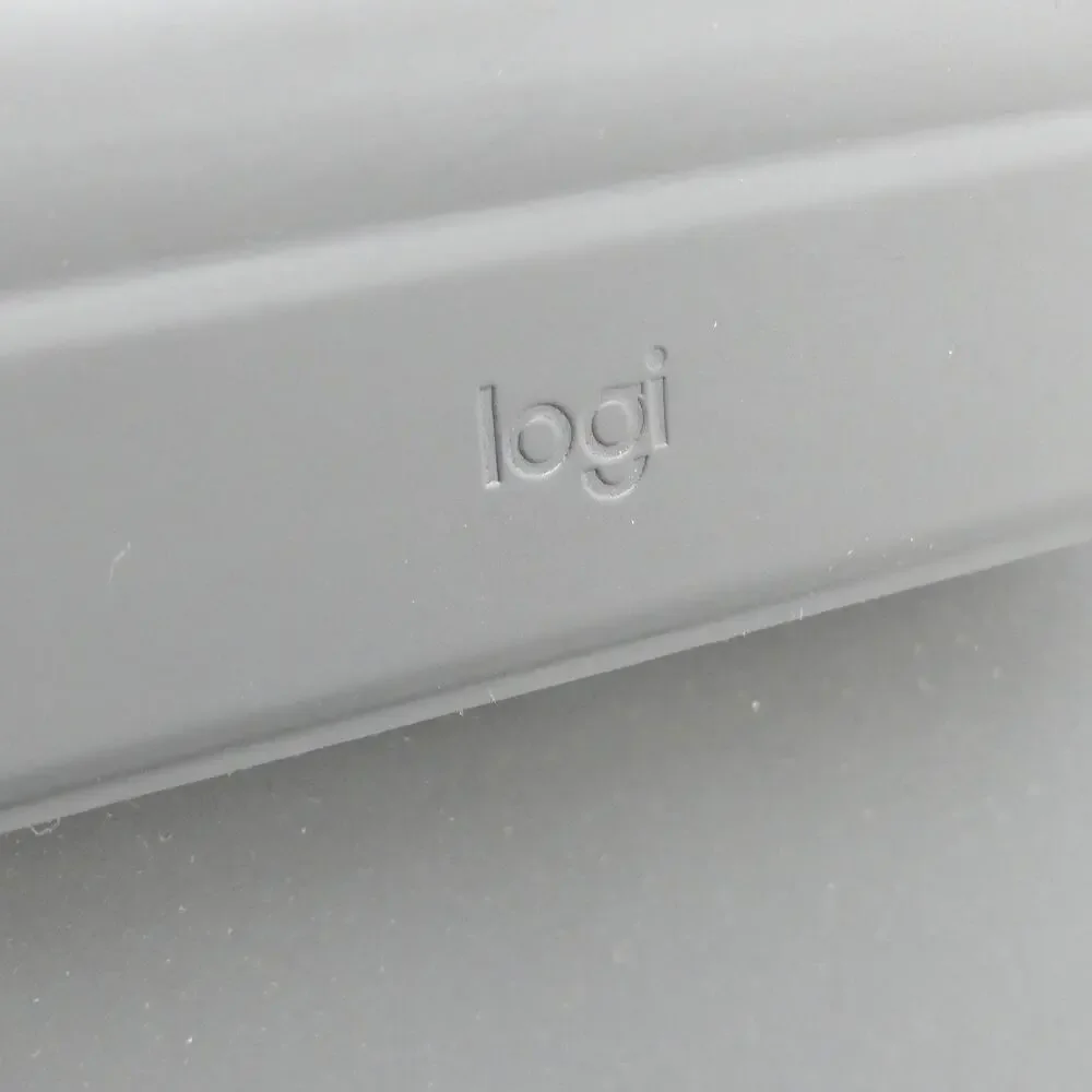 Logitech Slim Folio Pro Keyboard Case for iPad Pro 11